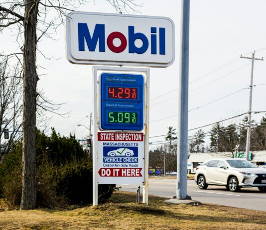 정부, 유류세 인하 조치·유가연동보조금 2개월 추가 연장