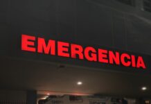 정부, 비상진료체계 유지에 예비비 775억 원 추가 투입 white and red ambulance van