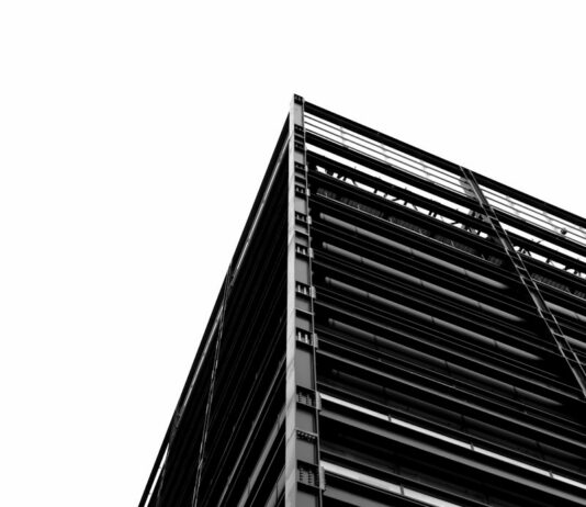 권익위, 올해부터 243개 모든 지방의회에 종합청렴도 평가 a black and white photo of a tall building