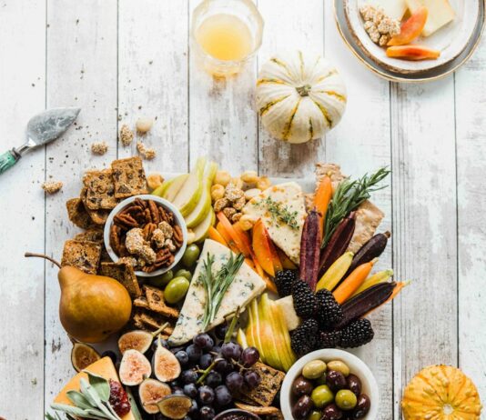 비만 예방을 위해 변화가 시급한 생활 습관 flat lay photography of variety of fruits