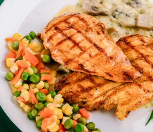 운동과 식단으로 골다공증 예방하기 fried food on white ceramic plate