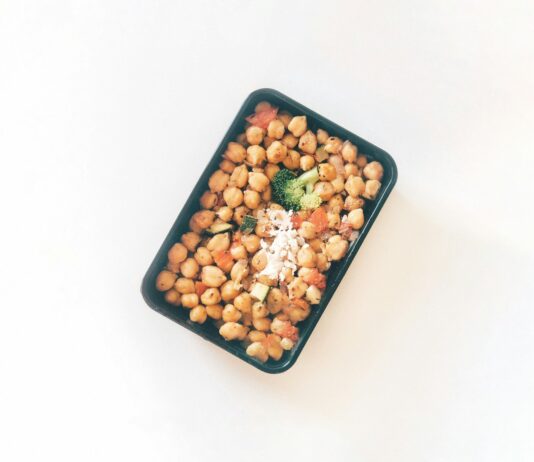 갱년기 증상 완화와 건강한 호르몬 관리를 위한 생활습관 brown and white food in blue plastic container