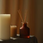 현대인의 건강관리, 대체요법이 일상 속으로… 똑똑하게 실천하는 방법은? a couple of candles sitting on top of a table