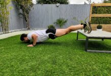 바쁜 일상 속에서도 건강 챙기는 ‘마이크로 운동’ 트렌드 확산 woman in white tank top and black shorts lying on green grass field during daytime